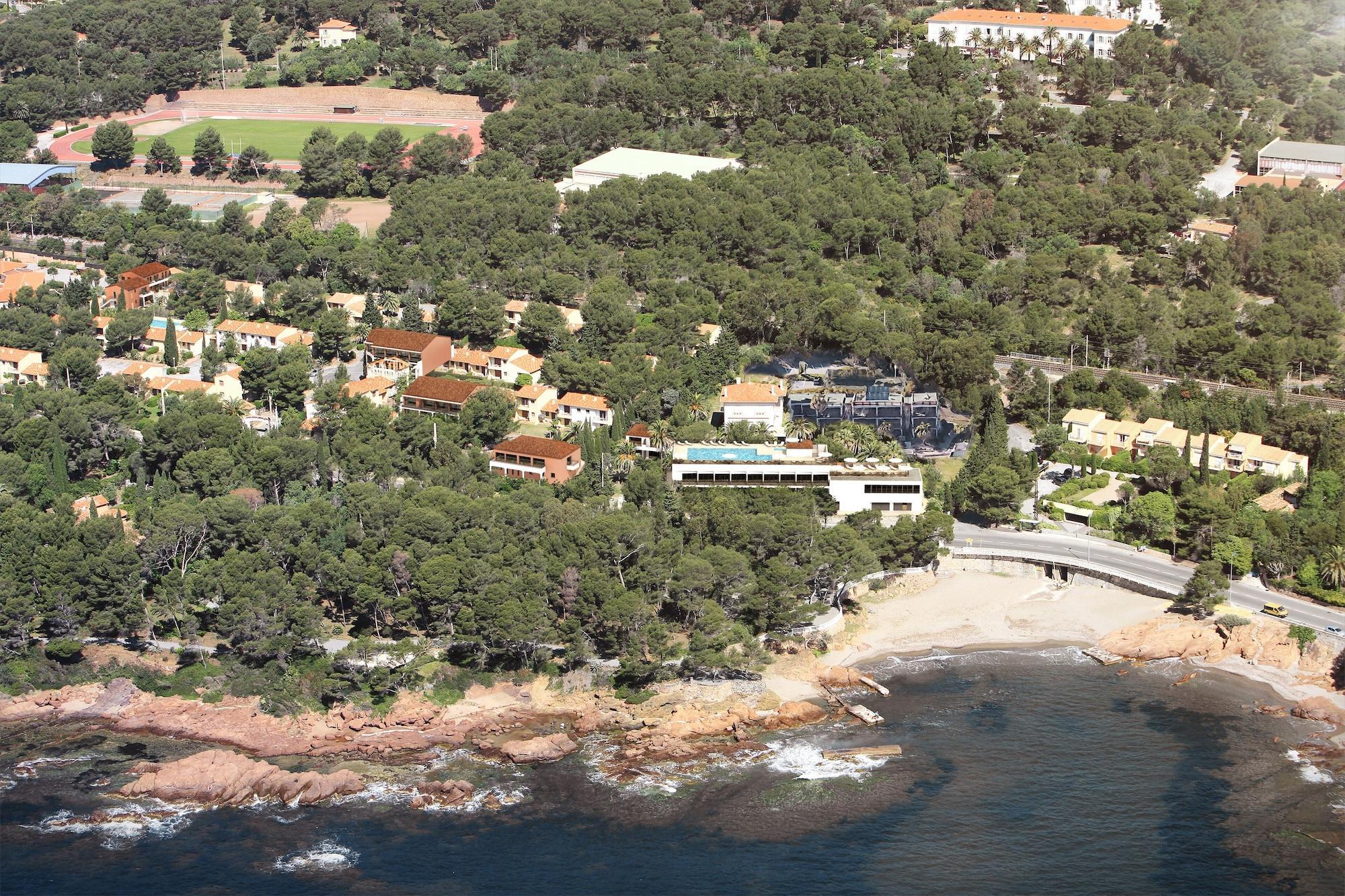 Sowell Hotels La Plage Saint-Raphaël Buitenkant foto