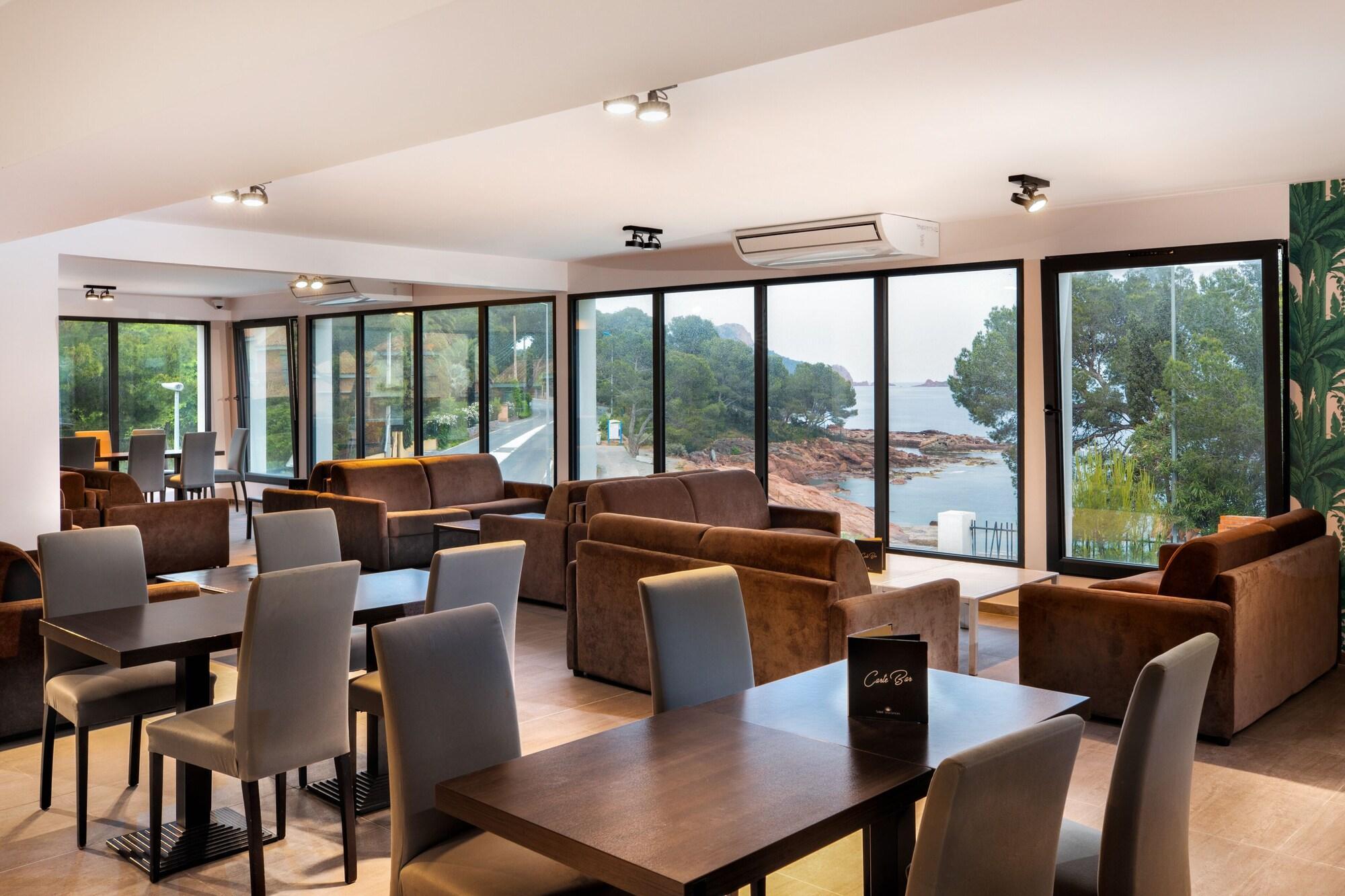 Sowell Hotels La Plage Saint-Raphaël Buitenkant foto