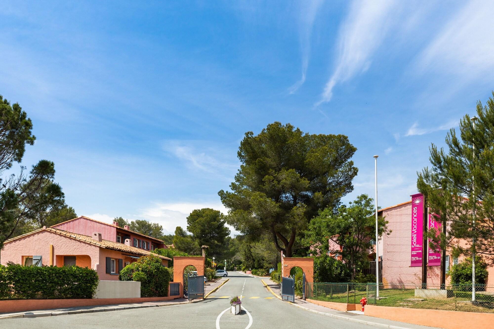 Sowell Hotels La Plage Saint-Raphaël Buitenkant foto