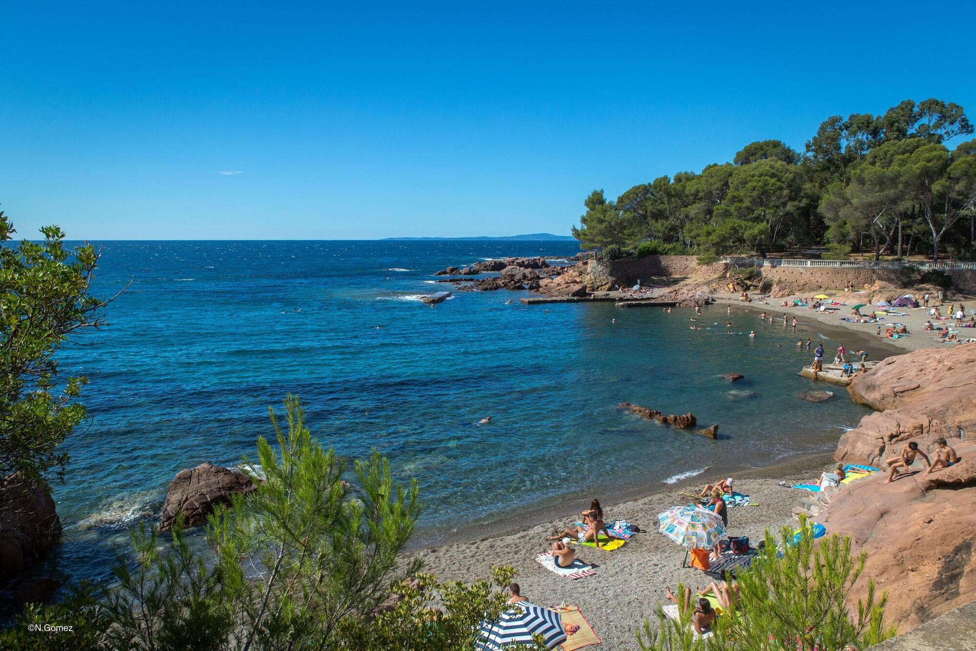 Sowell Hotels La Plage Saint-Raphaël Buitenkant foto